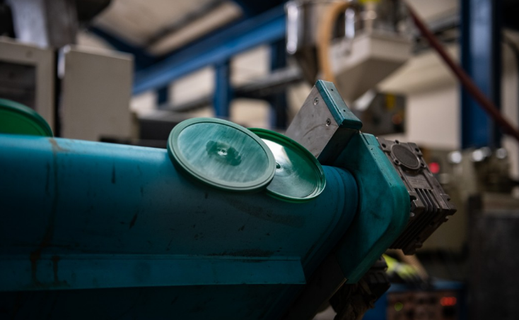 Can injection molding use recycled materials